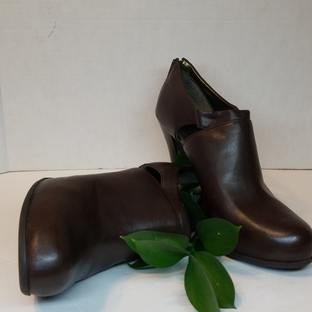 Worthington heeled booties